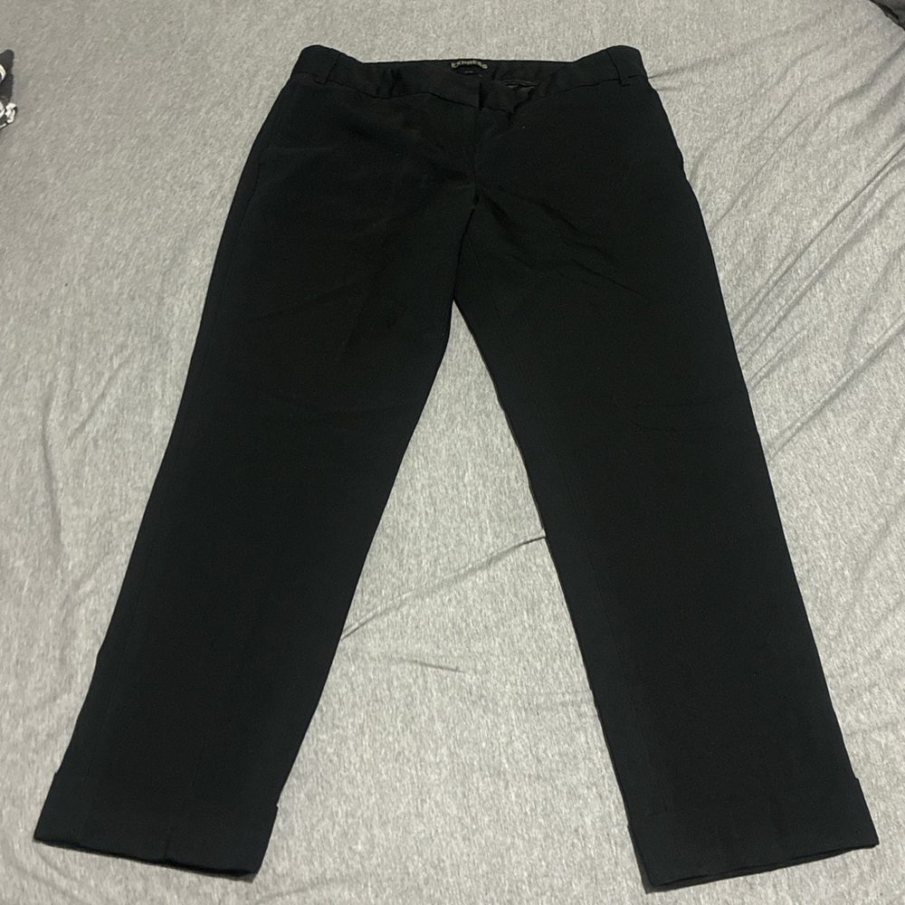 Express Women's Classic Black Capris